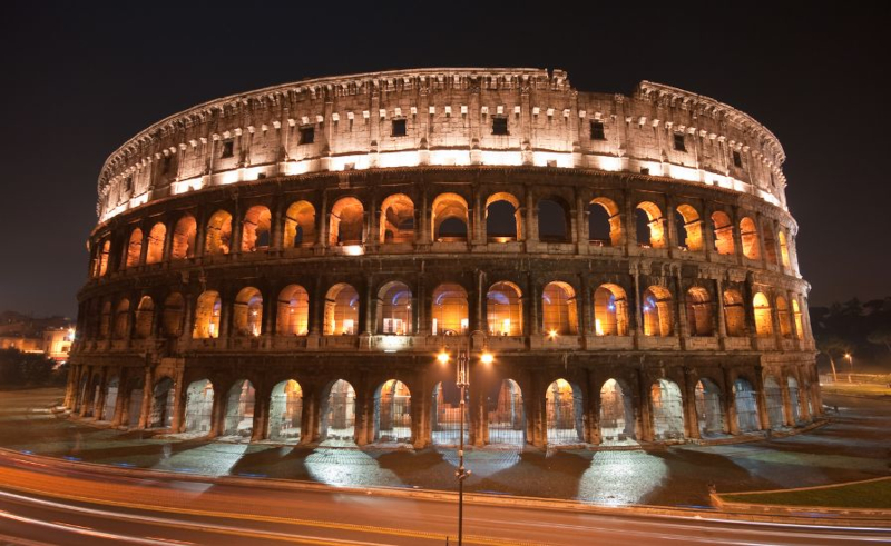 Il Colosseo di notte